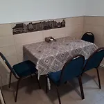Апартаменти Cozy Three *